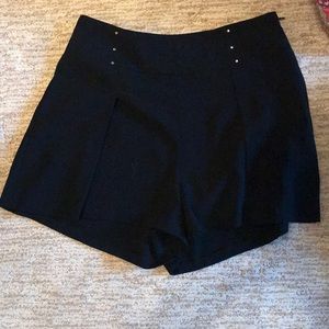 Black skort